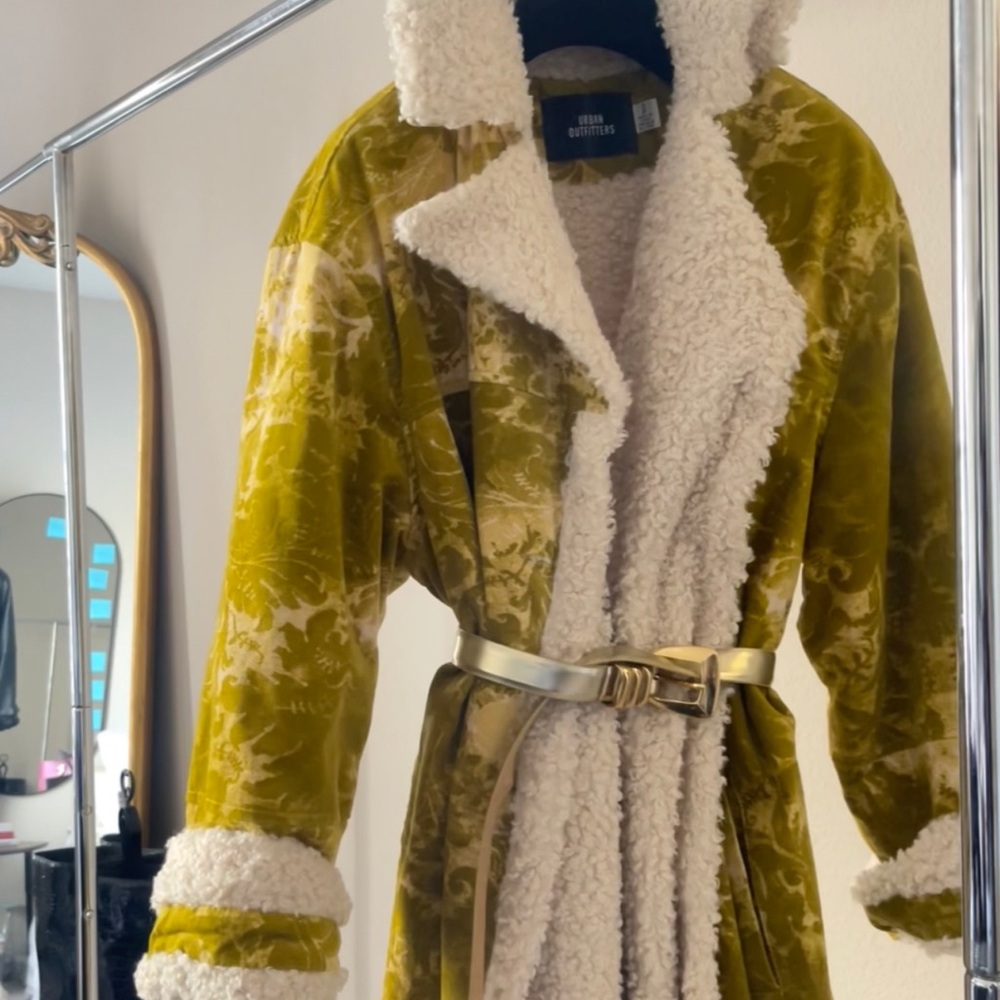 Urban Outfitters  Velvet Teddy Jacket